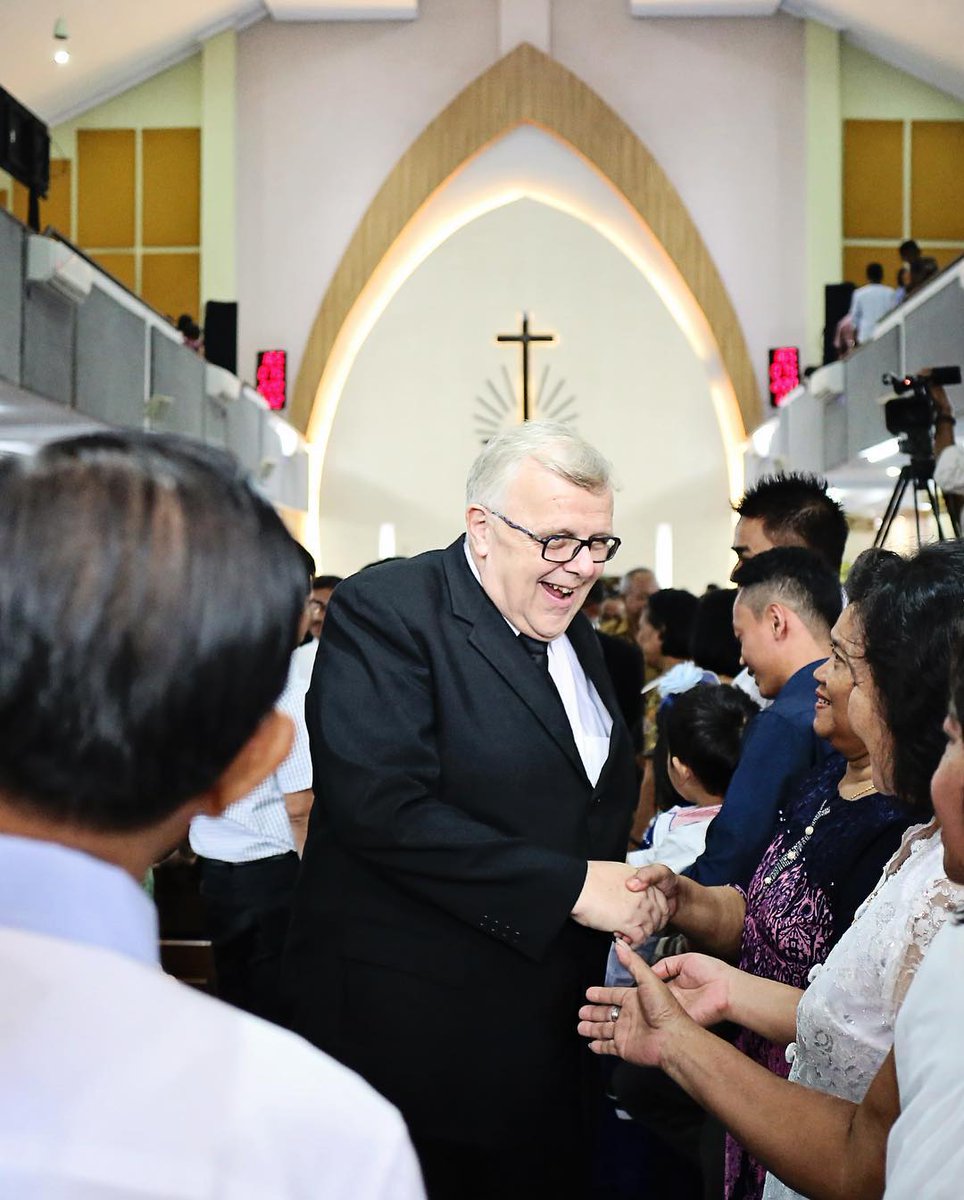 new_apostolic's tweet photo. A globetrotter full of love and creativity! Pastor, family man, global player, humorist, perfectionist, patron, visionary, father figure . and District Apostle. It takes more than a few words to describe Urs Hebeisen. You have to experience him. Tomorrow, Sunday 18 November 2018, https://t.co/h4QgmzLjh2