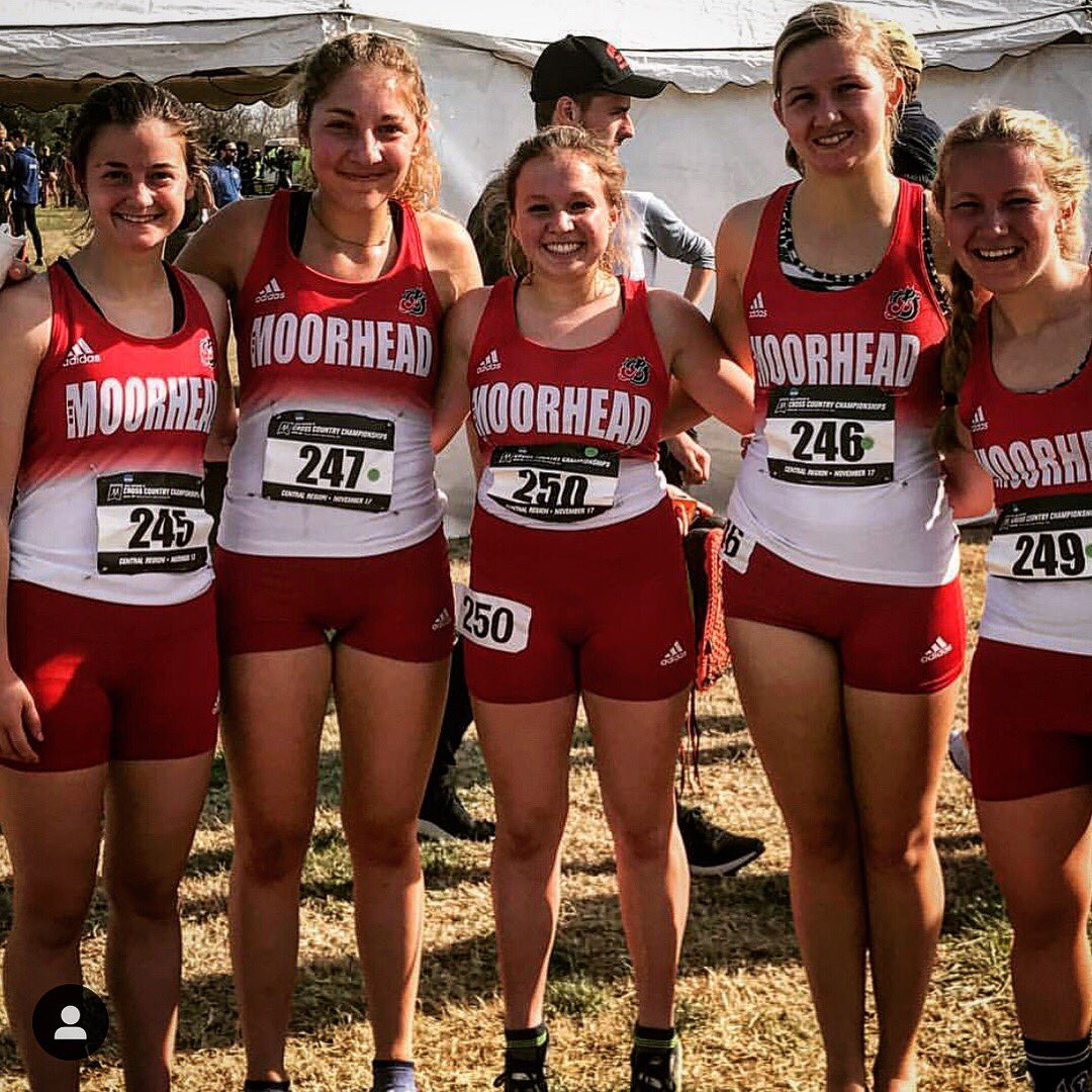 MSUM_XCTF's tweet photo. The @MSUMDragons men are in position for a #NCAAXC Championship at-large bid after a 4th-place finish at Regionals! @Josh_Young21 earns All-Region honors...a strong run by Kathryn Sistrunk leads Dragon women. https://t.co/1yqrDZW2WM