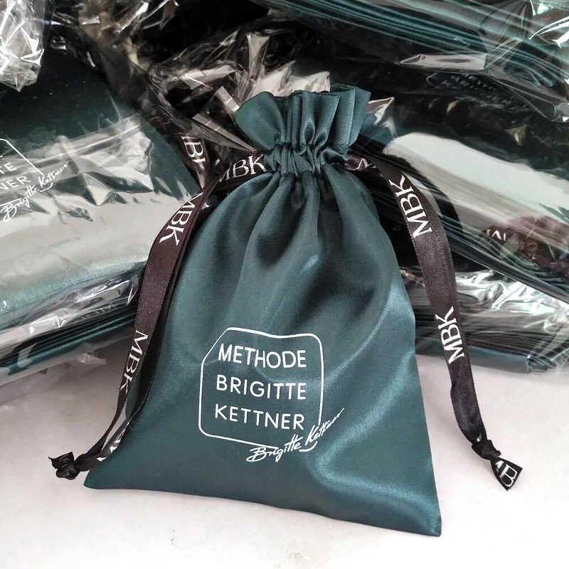 hairdrawstring1's tweet photo. Satin bag with logo printing on the ribbon  #satingiftbag #giftpackaging#hairpackaging#silkbag #satinpouch#Wholesalecheapnewstylehighqualitydrawstringsatinbag#drawstringsatinhairextensionbags#CustomSatinBagsGiftPouchesCraftsPackaging#SatinBagWithTassel#BlackSatinBagWith https://t.co/K9fWc2Mag1