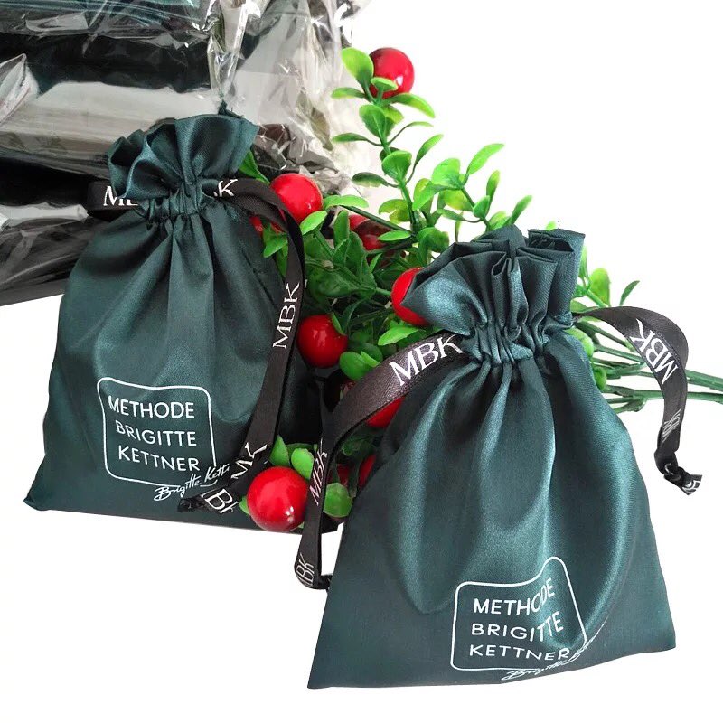 hairdrawstring1's tweet photo. Satin bag with logo printing on the ribbon  #satingiftbag #giftpackaging#hairpackaging#silkbag #satinpouch#Wholesalecheapnewstylehighqualitydrawstringsatinbag#drawstringsatinhairextensionbags#CustomSatinBagsGiftPouchesCraftsPackaging#SatinBagWithTassel#BlackSatinBagWith https://t.co/K9fWc2Mag1