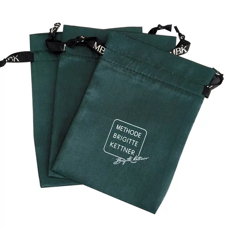 hairdrawstring1's tweet photo. Satin bag with logo printing on the ribbon  #satingiftbag #giftpackaging#hairpackaging#silkbag #satinpouch#Wholesalecheapnewstylehighqualitydrawstringsatinbag#drawstringsatinhairextensionbags#CustomSatinBagsGiftPouchesCraftsPackaging#SatinBagWithTassel#BlackSatinBagWith https://t.co/K9fWc2Mag1