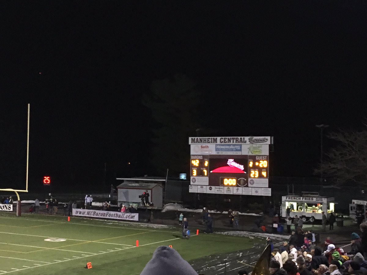 ManheimCentral's tweet photo. Congratulations! Awesome Game! #BaronFootball #proudtobeabaron #MCBarons https://t.co/NfK3ajO4po