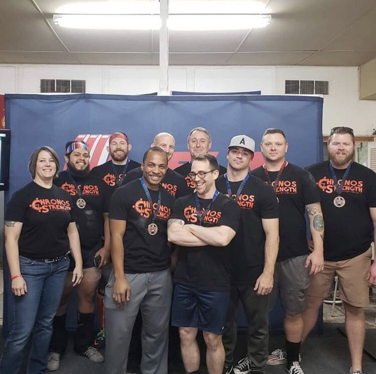 claytonadams31's tweet image. I got first place in the USA Powerlifting Men’s Raw Open SHW division at the Brawl in the Falls
Squat 185kg/407.8lbs (dumped my second attempt which set me back)
Bench 132.5kg/292.11lbs
Deadlift 207.5kg/457.45lbs 
#chronosstrength #70sbig #usapl #strengthtraining #powerlifting
