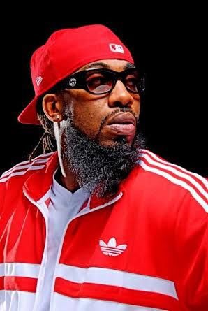 1st_Realest's tweet image. “I show love, don’t nobody love me.
Papa wasn’t there for me. 
Mama never hugged me.
Bother me bout what I do. 
Loan me a G or 2
Just like I fucking thought
All you do is jive talk.” - @PastorTroyDSGB “For Survival” #BarsMatter 💯✊🏽💪🏽🔥🎤