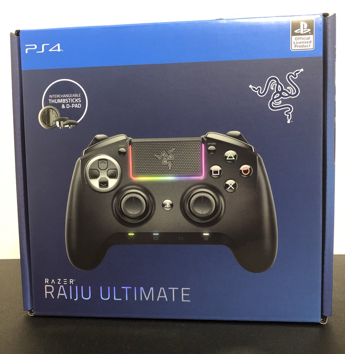 40game Razer Raiju Ultimate 前作から形状も少し変わりました 純正やnaconと比べると重く大きめなのは人を選ぶかもです スマホアプリで簡単に設定できるのも 下位モデルraiju Teは十字キーが手前にあるxboxタイプ なのでご注意を