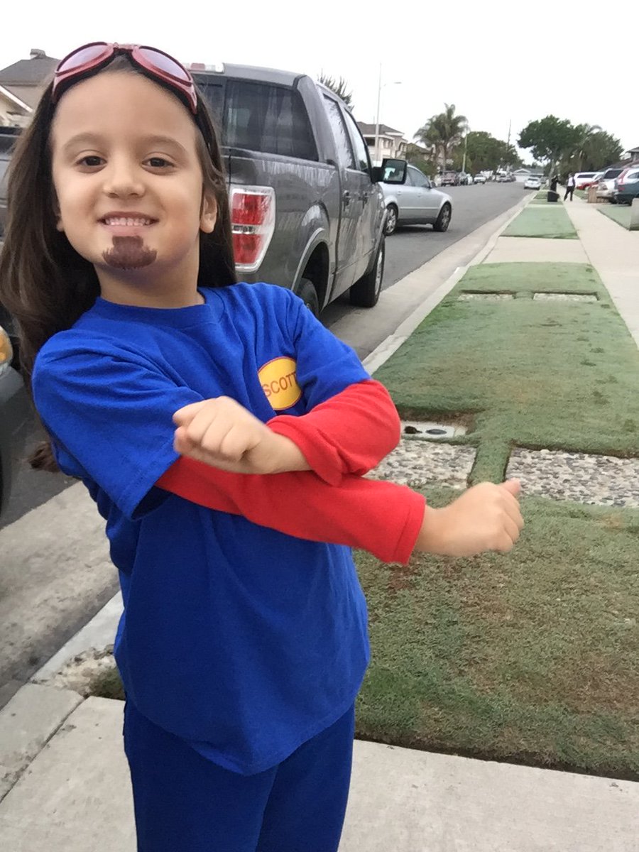 HeyThereAlisa's tweet photo. Our family really is #SoGladYoureHere @iMovers https://t.co/IckweUF9Py