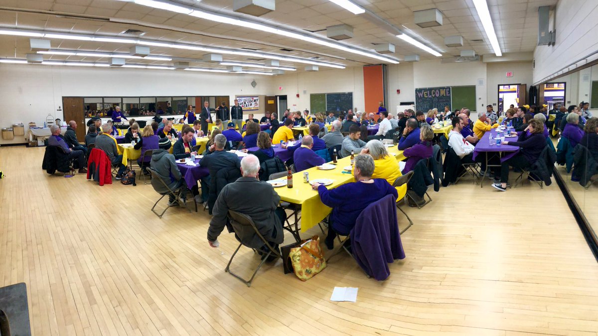 PointersMBB's tweet photo. A win at home is always fun, but even better to gather with friends &amp; family for our annual Parents Day post game social. Huge THANKS 🙏 to our Back Court Club for putting on such a special event, and to @Go2Grazies &amp; @BigSlice restaurants for the amazing catered food! #Pointers https://t.co/40qRPbyCrX