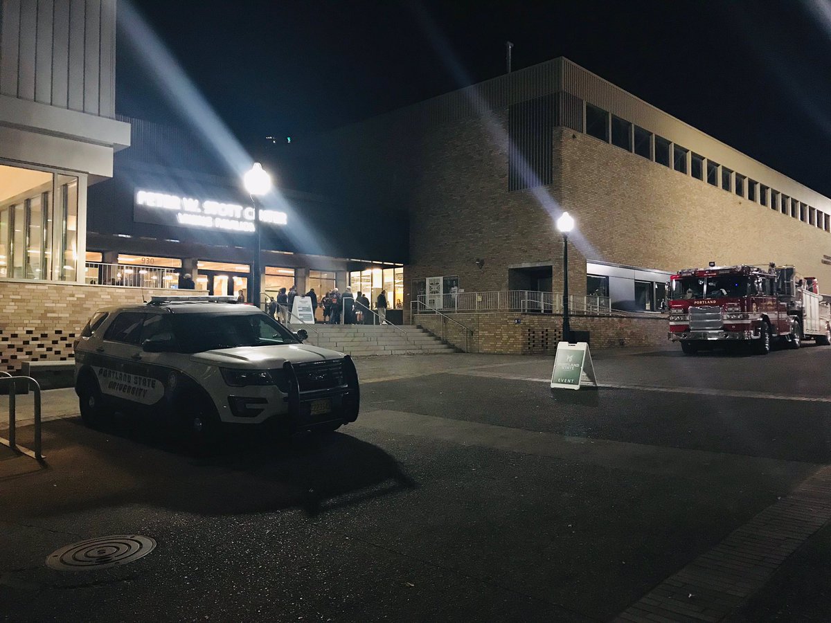 PSU_CPSO's tweet photo. PSU Police are present for the Salute To Service event at PSU’s Peter Stott  Center. #portland_state #pdxfire #psuviks https://t.co/hpVjjXVJa5