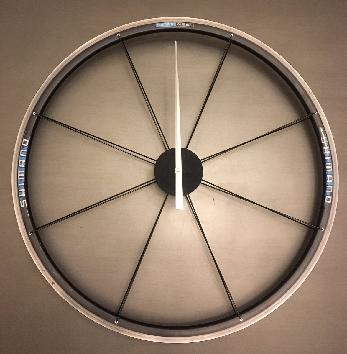 Donut_Endurance's tweet photo. Old school @ShimanoROAD #wheelclock! Iโm not sure Iโm going to be able to part with this one... @RideShimano #dadsendurancegarage #shimano https://t.co/iYQiVn5UMU