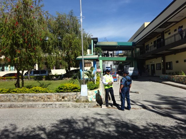 PNPBauko1's tweet photo. #Dialoguew/Security of LHRMH re safety and security being implemented inside the hospital to ensure safety of establishment and patients
#LINKAGES2030
#PNPPATROLPLAN2030
@rpioprocor @odialbayalde @ProcorRpcrd @rwinp88 @RPSBpcrPROCOR @OEnmodias @PNPMtProvince @Helpsolve_crime https://t.co/ut2yIjMVuK