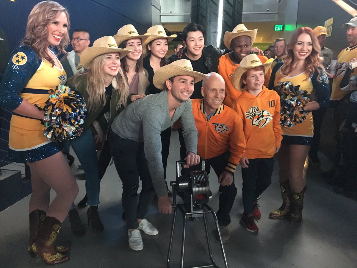 BrdgstoneArena's tweet image. .@ScottHamilton84 &amp;amp; Friends getting us cranked up for the 3rd period! See them TOMORROW in #Smashville! 

🎟 bit.ly/2M0G6B5

#LAKvsNSH