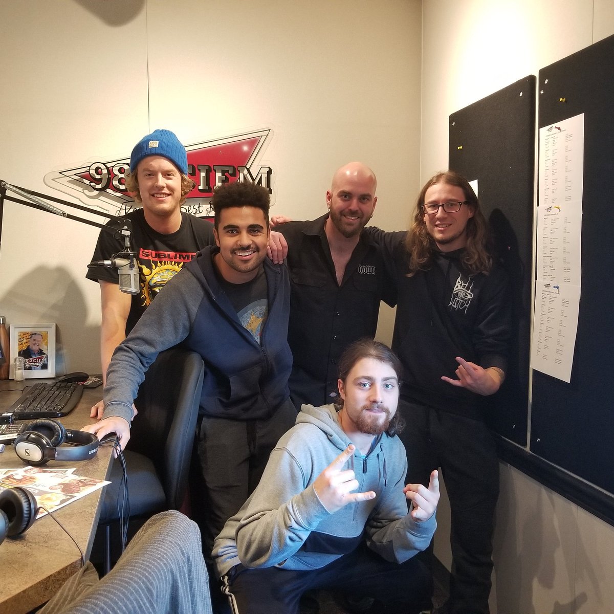 RedwoodsVan's tweet photo. Great being on the @NikkiOmen show @983cifm yesterday! Thanks @thelazysband &amp; @TheStandstills for a killer show at CJ's last night 🤘
#Kamloops #yka https://t.co/RzR20RkQwp