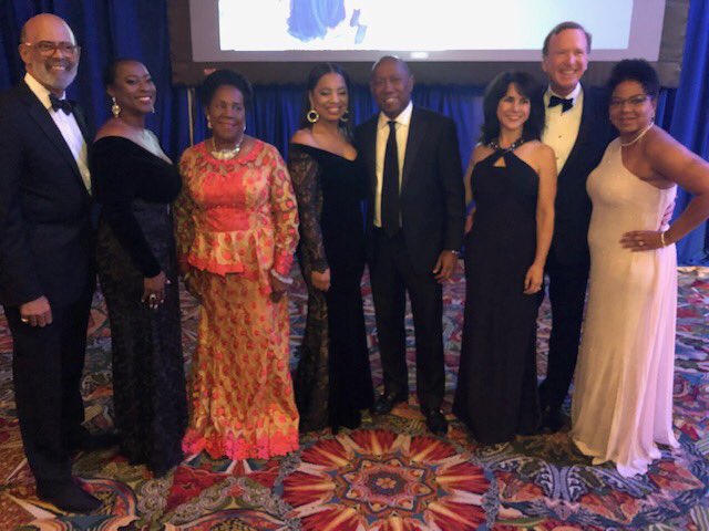 DrMichaelLomax's tweet photo. What an amazing night at the @UNCF Houston 30th Anniversary “A Mind Is…”Gala. I’m honored to be here w/ US Congresswoman @JacksonLeeTX18, Houston Mayor @SylvesterTurner, & @nmbush whose family has supported #UNCF for 75 years! #uncfhouston #hbcustrong https://t.co/UddDOKVupO