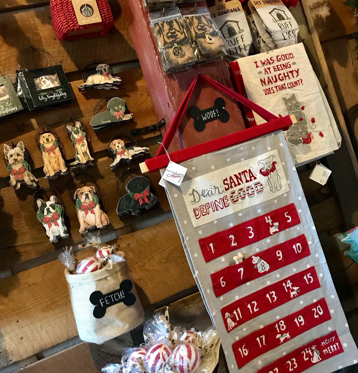 hvtreefarm's tweet photo. 🌲Opening Day for Christmas Trees and our Christmas Shop is Friday, November 23 at 9am. 🐿️ Our farm-grown pecans are now available CRACKED as well as in-shell. Here are peeks of just a few things you'll find when you visit! #HVTF #HeritageValleyTreeFarm #MOpecans #agrimissouri https://t.co/kRNIs4XQUI