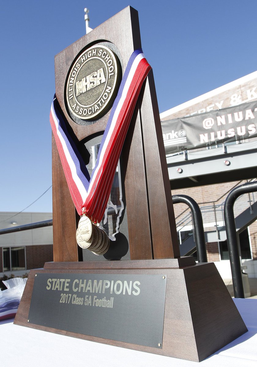 IHSA_IL's tweet photo. 2⃣0⃣1⃣8⃣@IHSASTATE #FOOTBALL @IlliniFootball 🏆🏈

NOV 23
1⃣A Forreston🆚 CP Central
2⃣A GCMS🆚 Maroa-Forsyth
3⃣A Byron🆚 Monticello
4⃣A IC Catholic🆚 Bishop Mac

NOV 24
5⃣A Montini🆚 JCA
6⃣A Cary-Grove🆚 Crete-Monee
7⃣A Nazareth🆚 St. Charles North
8⃣A Brother Rice🆚 Loyola https://t.co/UTsCXrHnKU