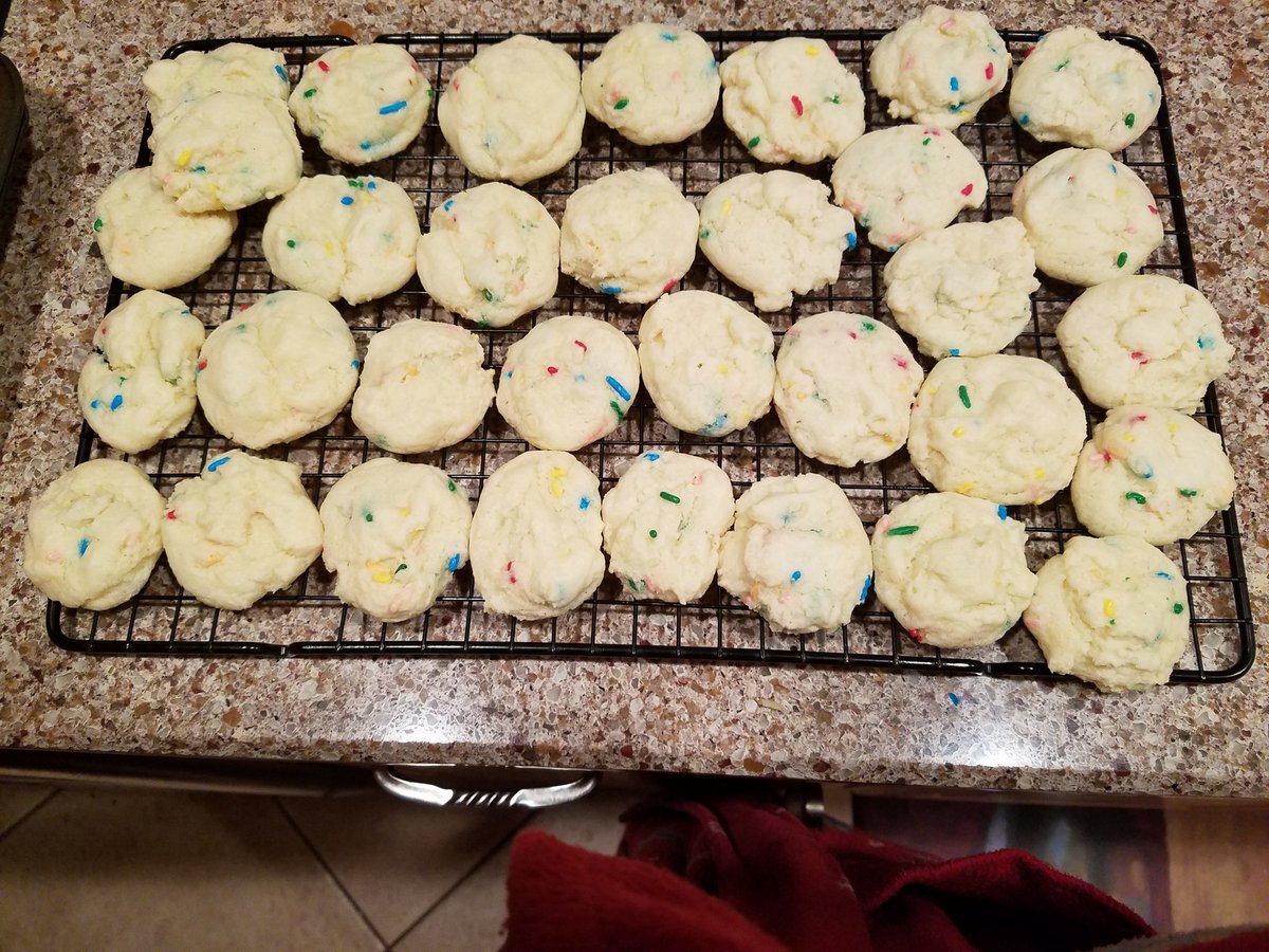 BrittMccallx's tweet photo. Made funfetti cookies with @deb_h101. ❤ Look @ItsTheSituation https://t.co/aKIAZqZ0P2