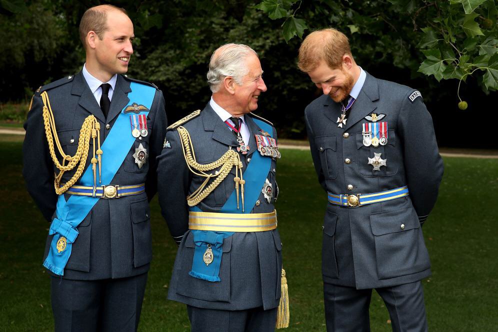 70º CUMPLEAÑOS DEL PRÍNCIPE CARLOS DE INGLATERRA - Página 6 DsQUU54VYAEUCVR