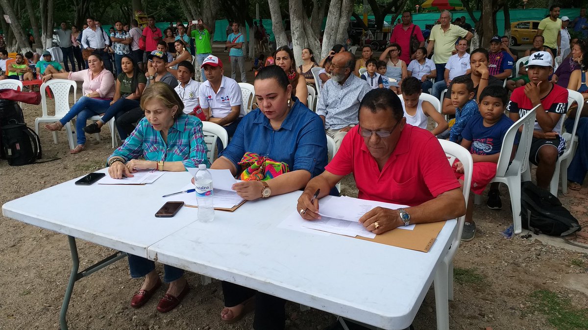 ROBERMARTINEZMU's tweet photo. Finalistas en el concurso de canción inédita ecologica, #FiestasDelRioGuatapuri 1 "El pulmón del Valle" de Eber Corzo. 2. "Rio Guatapurí" de Julio Cesar Daza. 3. "La Fiesta del Rio" Adolfo Jacome. 4. "Cariño Provinciano" Carlos Fuentes.  5. "Mi Guatapurí Querido" Nerina Cardenas https://t.co/35vx4EkMZX