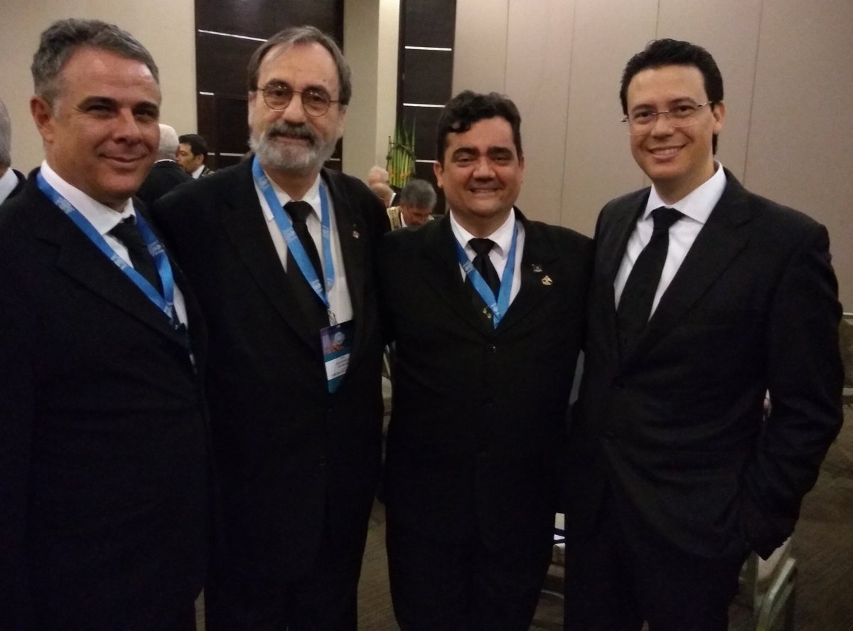 rubenscmonteiro's tweet photo. Reunião de trabalho na Conferência Mundial de Grande Lojas Maçônicas Regulares #wcrmgl2018 #GLMERJ #CMSB https://t.co/BFQISaf7xL
