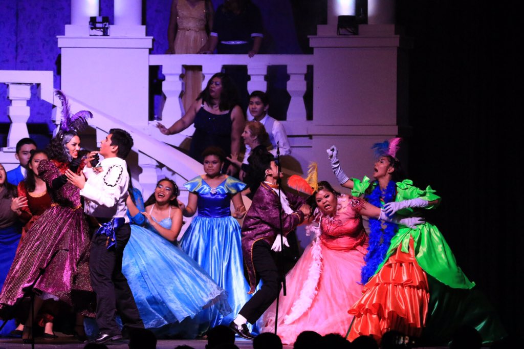 straawcherry's tweet photo. The Stepfamily 💜💚💗@frankystar99 #Cinderellaguam https://t.co/KFUl8JPHTc