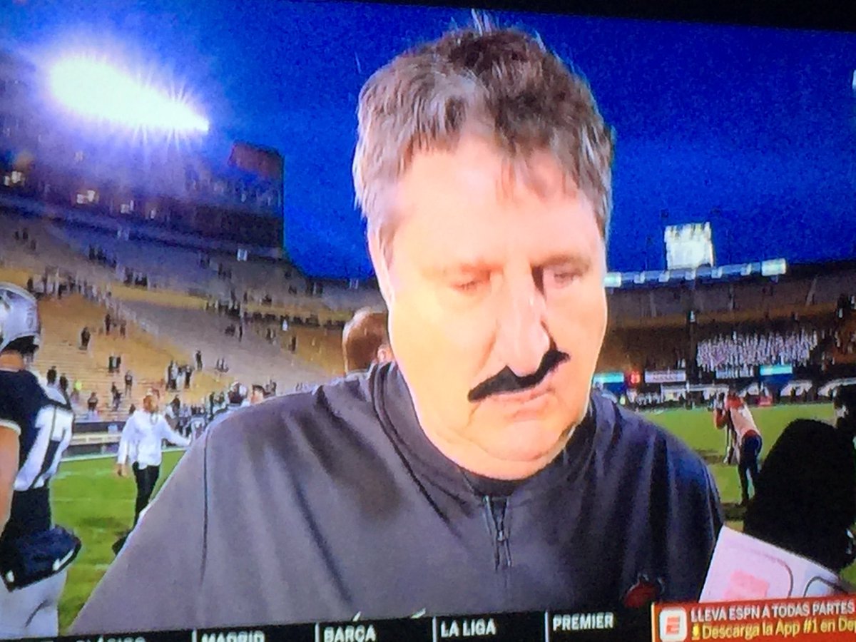 tomfelipeperez's tweet photo. Un gran saludo @kenneth_garay y de placemes, por que veo en la Infocinta que gano su equipo favorito de ⚽️ y a @AlexPomboRacing ya solo queda #AbudhabiGP 🏎 Esperemos ver a Mike Leach, en #Minstache #NCAAxESPN https://t.co/oulxMsy4He