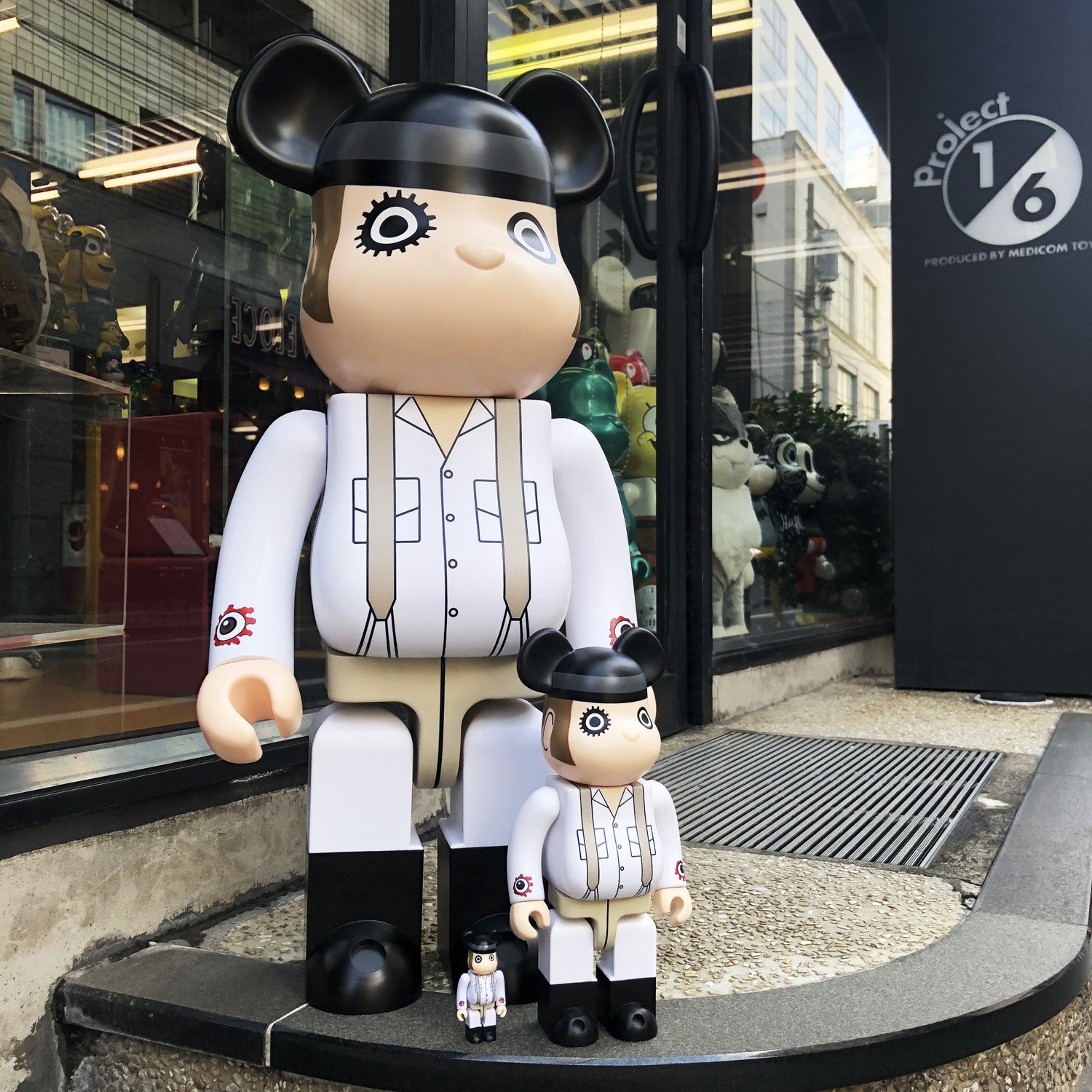 株式会社メディコム・トイ على X: 株式会社メディコム・トイ على X:
