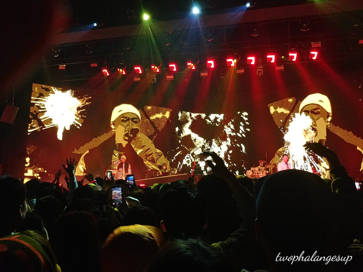 twophalangesup's tweet photo. Had a great time at #DDDD2018
Dynamic Duo is really the best!
They had allstar guests:
-smtm 6 team
- Heize
- Psy
- Ha:tfelt
- Rhythm Power
Gaeko and Choiza did solo sets
They had backup dancers and really nice graphics
Full band
Fan service
Thank you for another great time! https://t.co/s4azQ4oseN