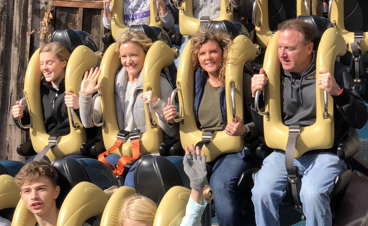 darell_slate's tweet photo. What a day with family at Silver Dollar City.  Great weather and some great food. Got to love the memories we made. @juju_slate @MarkTinyelvis @HeatherQueenpin @pgitty13 https://t.co/3kOIBealOX