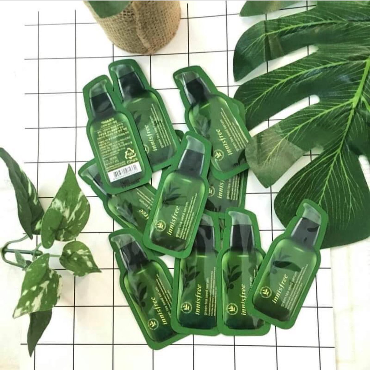 koreakeng's tweet photo. 🌱innisfree green tea seed serum🌱
.
ช่วยเติมน้ำให้ผิวเพื่อฟื้นฟูผิวให้กระจ่างใส
และช่วยรักษาความชุ่มชื้นของผิว
.
(1 ml) รา���า 10฿ ค่ะ
🔥 พร้อมส่ง 
#คสอเกากลี #เกาหลีเก่ง #เทสเตอร์ #ขายของ #ตลาดคสอ #innisfree #laneige #banilaco #soonjung #etudyhouse #itsskin https://t.co/ck0f9cFjCa