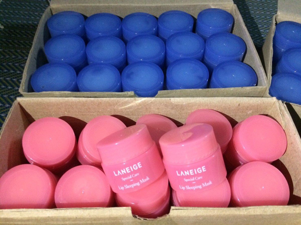 koreakeng's tweet photo. 💋 Lip Sleeping Mask (3ml) 💋
มาร์กริมฝีปาก ช่วยให้ริมฝีปากมีความชุ่มชื้นมากยิ่งขึ้น ช่วยให้ริมฝีปากที่เป็นขุย หลุดออกมาแลดู���นียนนุ่มขึ้น(หมดอายุ 2021)
.
🔥ราคา 90฿ ค่ะ
#คสอเกากลี #เกาหลีเก่ง #เทสเตอร์ #ขายของ #ตลาดคสอ #innisfree #laneige #banilaco #soonjung #etudyhouse #itsskin https://t.co/rAanijmZu0