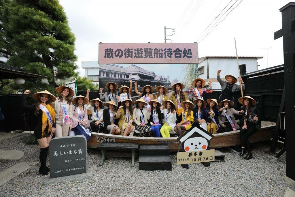 MissInterJP's tweet photo. テレビ東京「朝の散歩道」
放送日：11月22日（木）朝7：35～
戦場カメラマン渡部陽一さんとミス達が偶然の遭遇✨
栃木県で撮影していた渡部陽一さんと、ミス達の様子が放送されます✨
ぜひご覧ください✨
#58thmissinternational #missinternational2018 #missinternational #朝の散歩道 #渡部陽一 https://t.co/B0mHKOxXtr