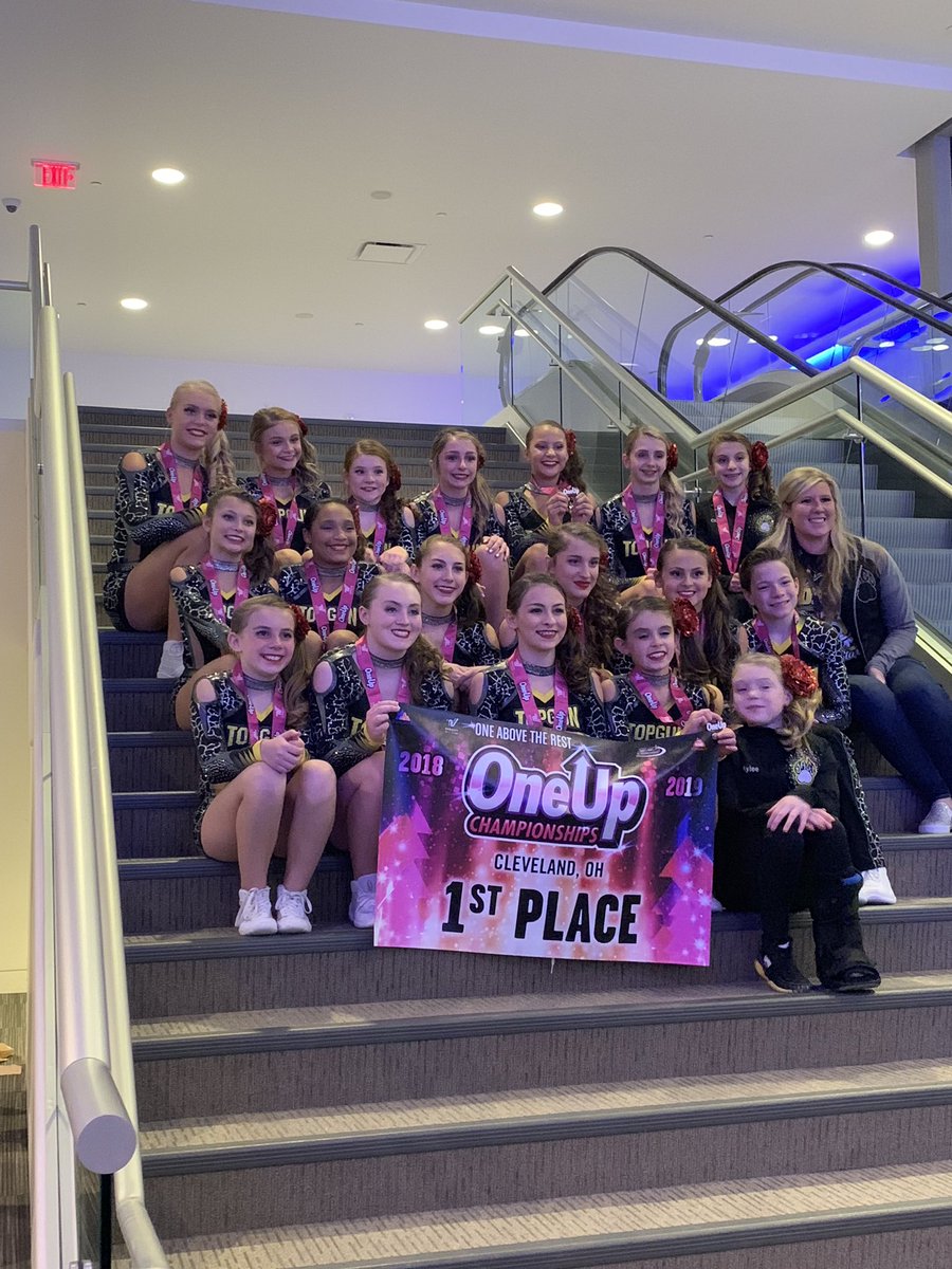 OhioCheerMom's tweet photo. First Comp. First Place. Top Gun Glitter J4 ❤️💛🖤🌺 #followtheflower #topgunglitterj4 #TGjags25 #oafaaf #OneUp https://t.co/86EZTEA2Po