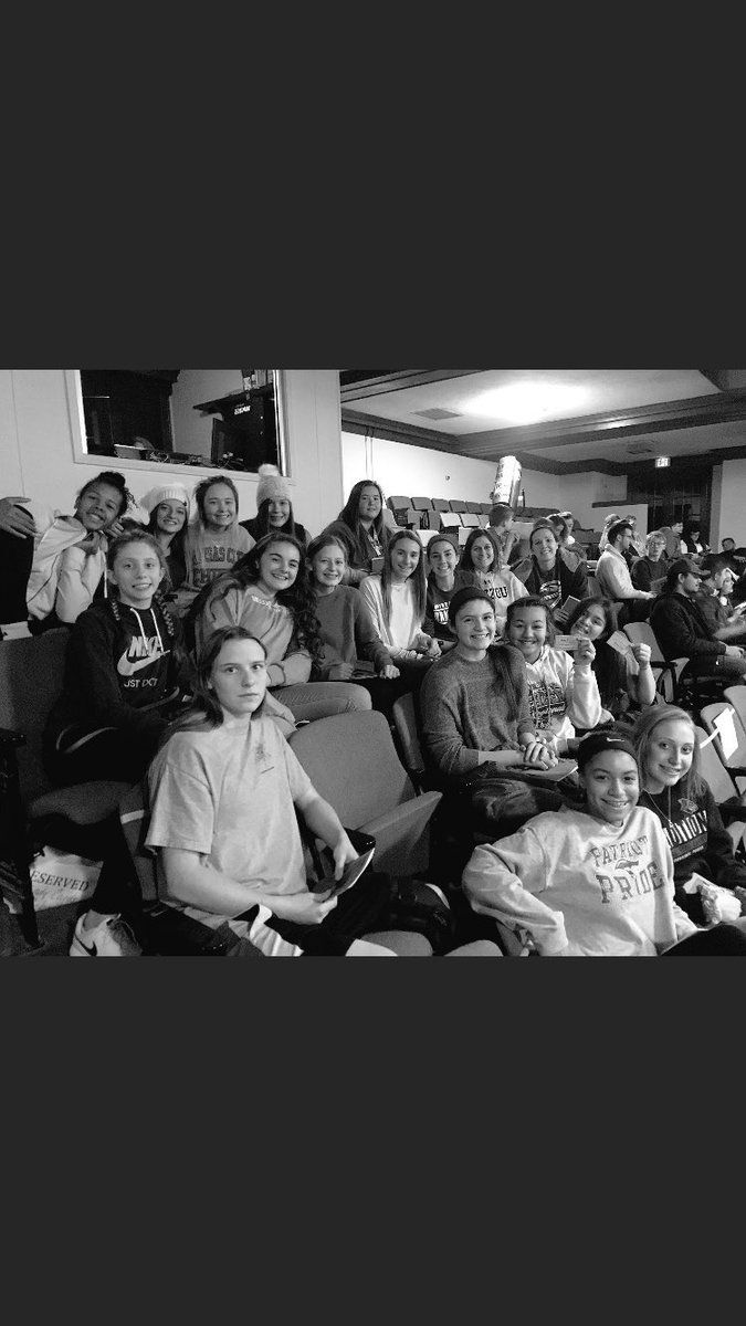 AriannJones's tweet photo. another night of supporting !! #BhsLove #csc @Benton_CSC good job !! @BentonTheatre https://t.co/EDQHmsk9kB