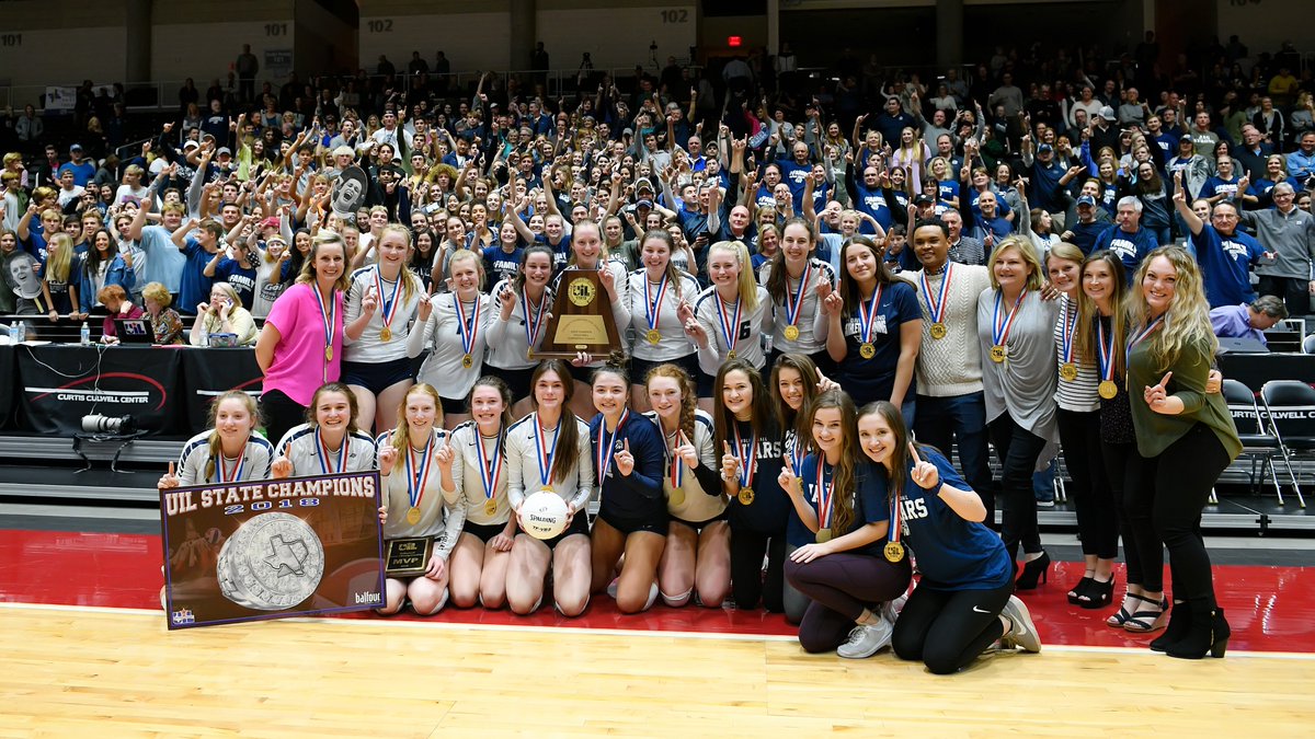 lorenziniphotog's tweet image. Wouldn't be a Lady Jags State Championship without everyone in the photo. Congratulations, what a ride!