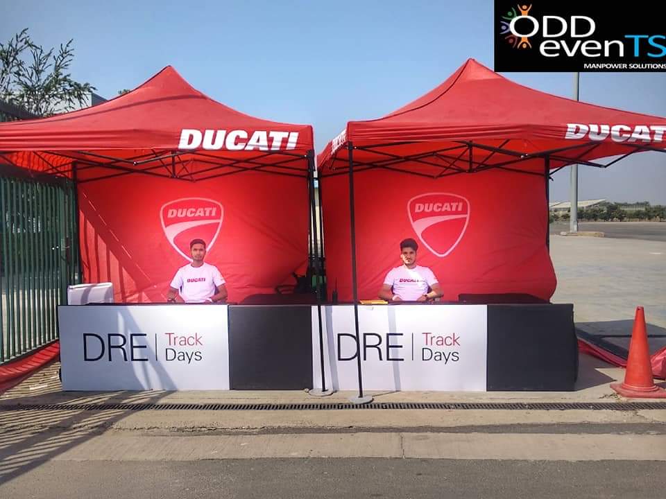 teamoddevents's tweet photo. Driving a bike is just a great feeling, But driving a Ducati is just like flying.
#speed
#ducati
#testdays
#Oddfamily
#oddevents
#Manpowermanagment
#thatshowwedoit
#teamoddevents
#oddeventfamily
#ducatiindia
@IndianGPF1 https://t.co/JbfSqvyh6z