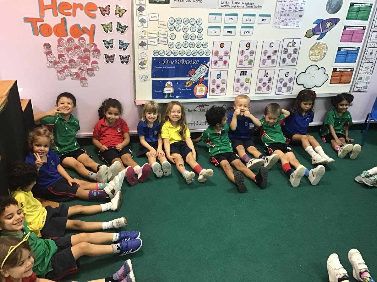 Celebrating our differences and individuality on odd sock day @DIA_KG2@DIADubai
#individuality#anti-bullying