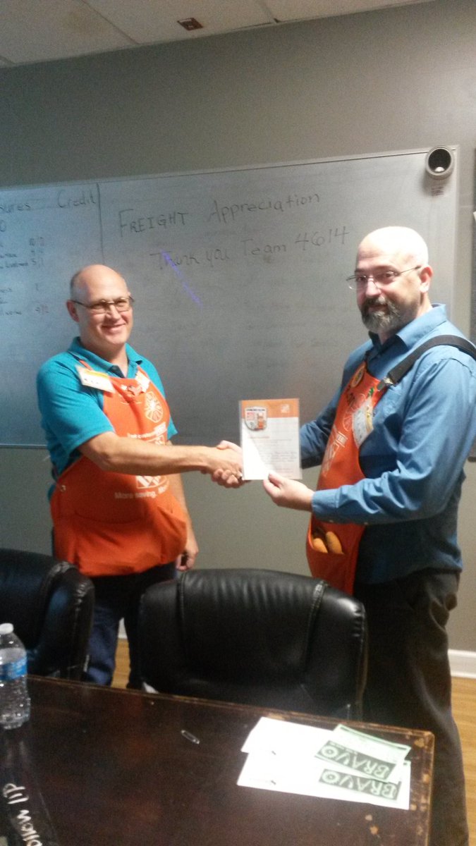 Wedafu's tweet photo. Give credit where credit is due. Recognized Joe D30 specialist for driving the greatest number of leads for 4614 in October. @damianftaylor @MccourtDonTHD @Press7K @Bholloway1108 @DUSTYLUCERO @mchan026 @Prinzess4You @TaraJ02 @freyre1 https://t.co/TzDgvCnltj