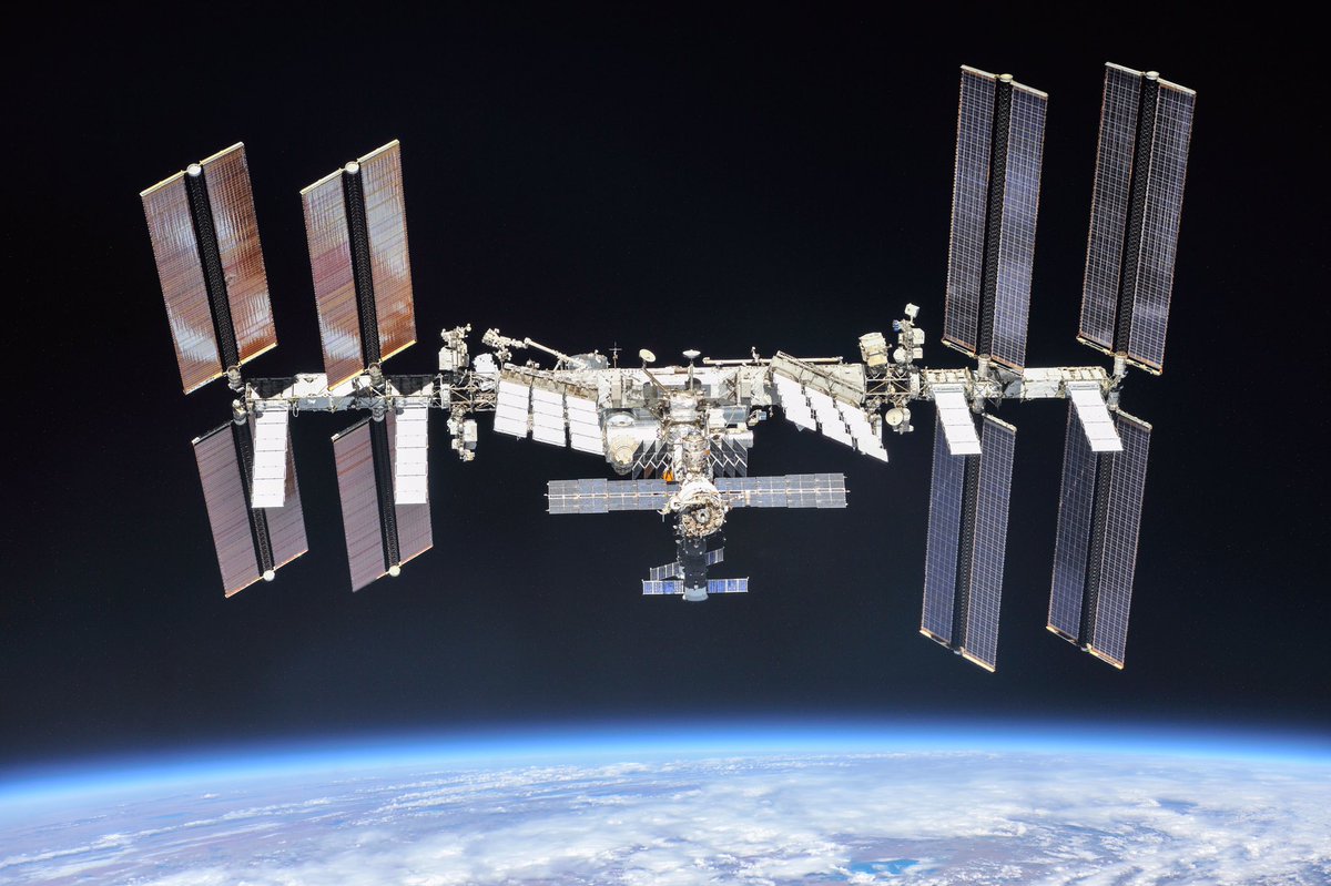IgnazioMagnani's tweet photo. 🇱🇰 Sri Lanka !
The International Space Station is visible everywhere to the naked eye (if clouds allow) today at 6:41 pm
 
     Tip:📲set your alarm⏰
   
👨‍🚀 Who is currently in Space ?
       https://t.co/fI01cZcyfB
📸 NASA Earth Observatory
       https://t.co/ixE3ZlsMPo https://t.co/yJrdnB8gHx