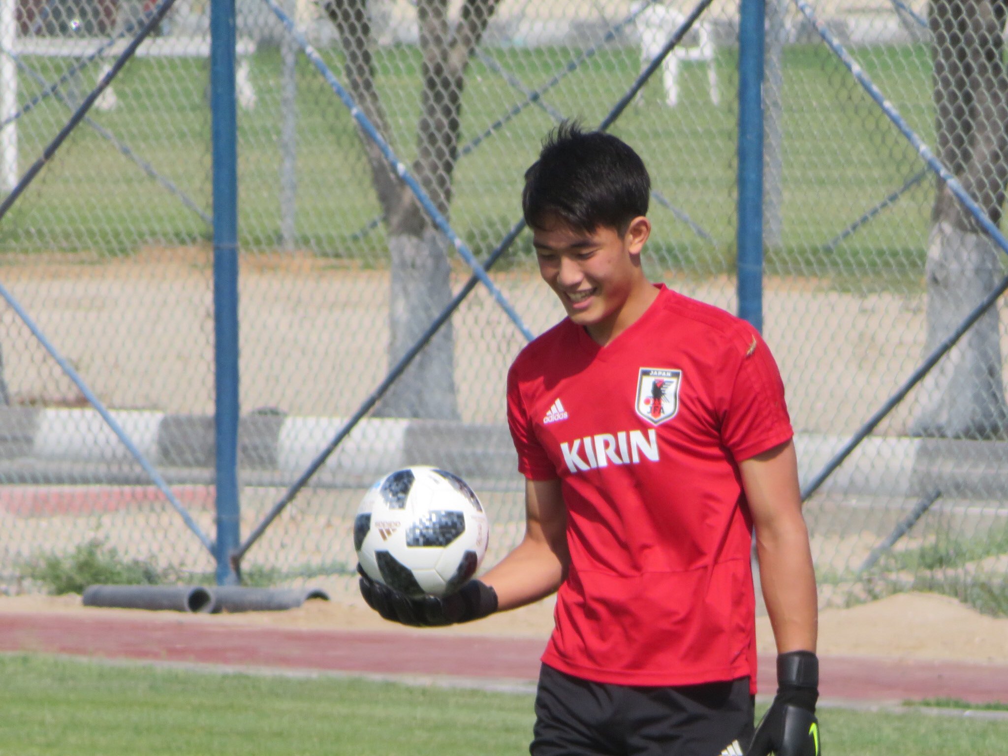 鈴木稔唯 U21日本代表練習見学 谷晃生 ガンバ大阪 昨日の試合で U21日本代表 デビューを飾る 途中出場という難しい状況ながら落ち着いたプレーでチームの勝利に貢献 今日の練習でも明るく行なっていた 上の年代での出場は彼の今後に良い影響を与える