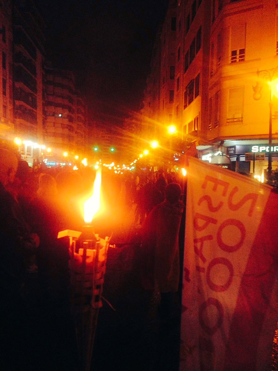 Espana_2000's tweet photo. 🔥🇪🇸 
Anoche en las calles de Valencia se volvió a vivir una noche llena de orgullo y sentimiento español

#España #Valencia #Juventud #JuventudNacional #Respeto https://t.co/Jfs8A5QhpL