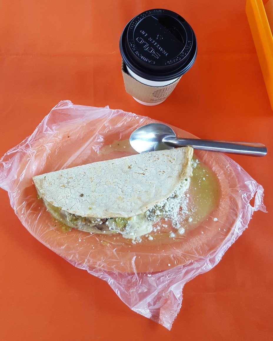 hashtagcafemx's tweet photo. Un #FelizDomingo, y más si es en #ElBuenFin, se debe iniciar con una #quesadilla y un #café. Pásenle!! #Zapopan #Guadalajara #QuesadillasElRoger #HashtagCafé https://t.co/wuTfeIbQ1B