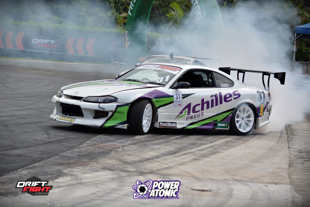 DriftFight's tweet photo. 9 de Dezembro Festival Drift Sudamerica piloto confirmado JJ #radies #motul #viabat #heliar #militec #koube #gt1 #drift #driftfight  #santacatarina #balneariocamboriu https://t.co/wyV3iy7dwu