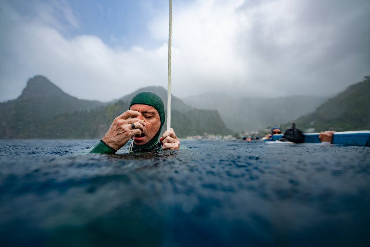 AquacityFree's tweet photo. The weather in #Dominica may be mercurial but the #freediving is consistently epic, as you can see in these beautifully moody images by @FreediverDaan #BlueElement #BE2018 #underwaterphotography #underwaterart #training #freedivetraining https://t.co/kyAgKWMZDD