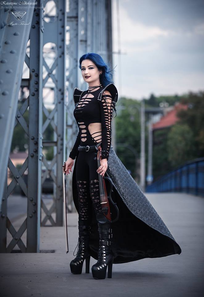 mysticthread's tweet photo. #Black #gothic #punk #choker #shoulderpads #epaulettes #decorated with #spikes &amp; removable black #chains #beads by #mysticthread - https://t.co/eS3WBkAHgE / Photographer #KatarzynaMikołajczakPhotography /Model, mua, styling #AriadnesThread - #NićAriadny https://t.co/aRlVBJq8d8