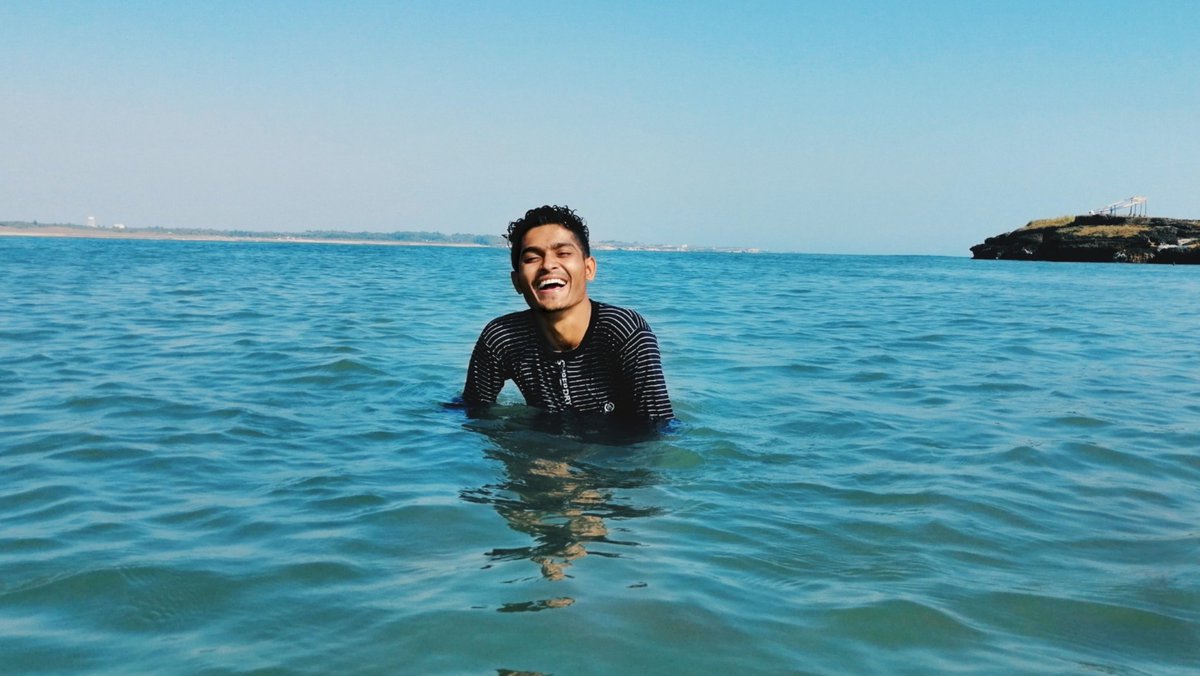 vikasshiroya75's tweet photo. #diu #diumemories #saurastratrip #picnic #vacation #fullenjoyment😍 #candid 
candid captured by:@mr_sk_patidar https://t.co/9Svqc3qm0L