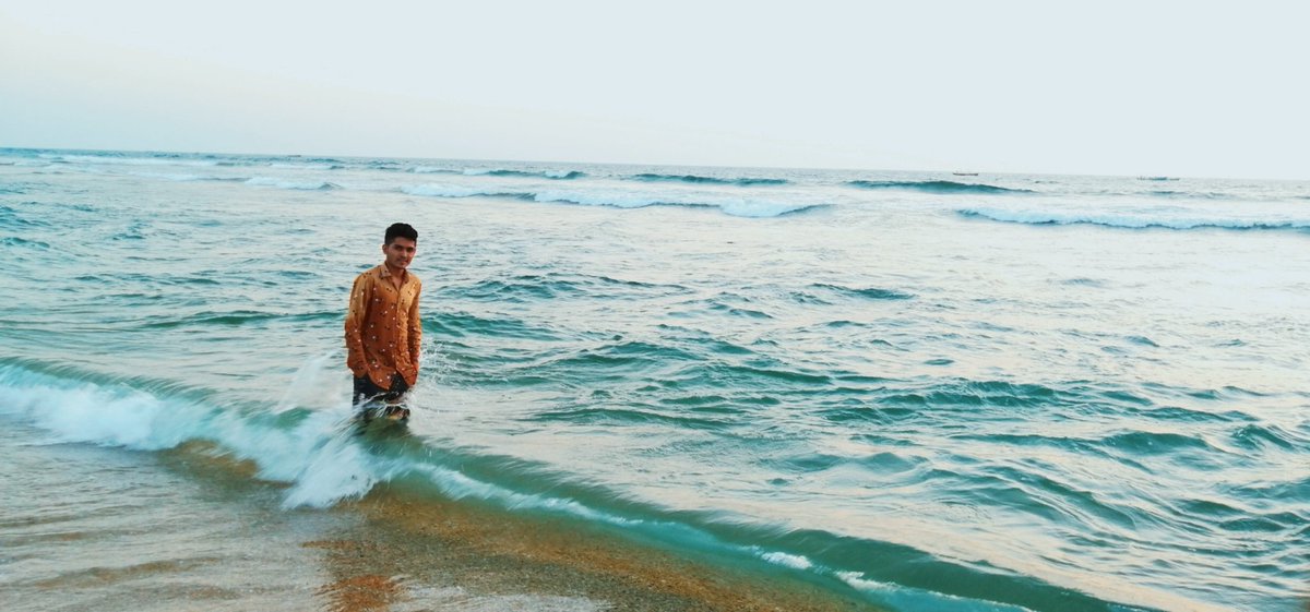 vikasshiroya75's tweet photo. #madhavpurbeach #madhavpurdiaries❤️ #saurastratrip #picnic #sea #beach #beachwanderer https://t.co/7uVMwjxx9l