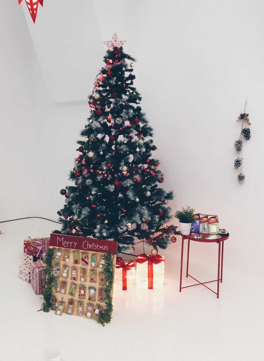 GrupoWDI's tweet photo. Y así arrancamos la #Navidad, con este súper taller #DIY navideño de #Command, en familia y con unos invitados súper especiales! #Commandandyou #3MCommand #HolaCommand https://t.co/CLChIOYGiG