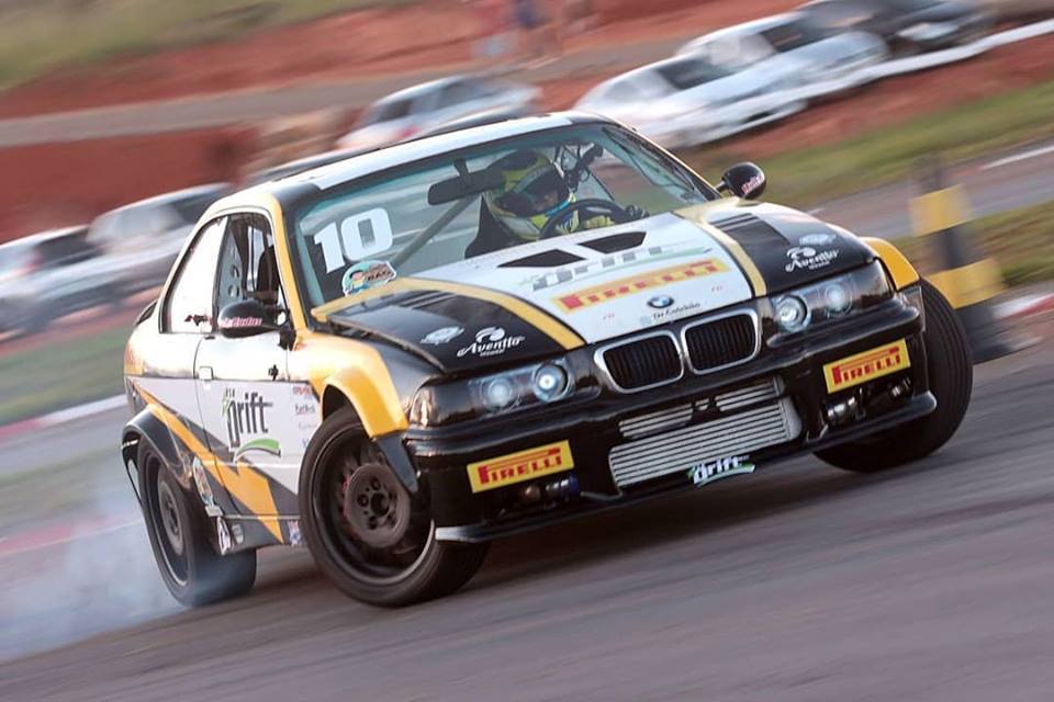 DriftFight's tweet photo. Piloto Helio Fausto confirmado Festival Drift Sudamerica 9 de Dezembro em Balneário Camboriú  #drift #sudamerica #balneariocamboriu #santacatarina #DF #distritofederal #driftfight #bmw #pirelli #bsbdrift https://t.co/ffrlz26eAy