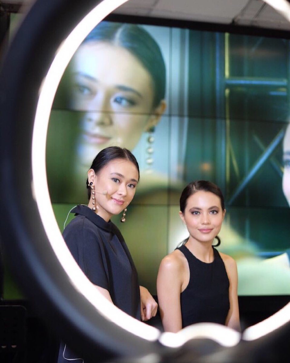 marlannflores's tweet photo. My beautiful model and sister in Christ for @wcpurposedpassion #InnerBeauty makeup class. Ganda mo! @tashamendoza 💕
#BeautifulLife
#PurposePassion
📸 @SSIAWARMA https://t.co/oBEXFK42nK