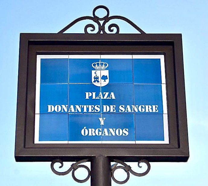 DrPerezBernal's tweet photo. Plaza dedicada a los #Donantes en La Puebla de Cazalla. Gran gesto del @Ayto_P_Cazalla para rendir homenaje a unos HÉROES y fomentar la SOLIDARIDAD. @ONT_esp @RICOMSevilla @HospitalUVRocio @HUVMacarena #Donación #Trasplante @hdadjesuspuebla #TDSProvincia @DIPUSEVI https://t.co/Njr9sKCJ9Q